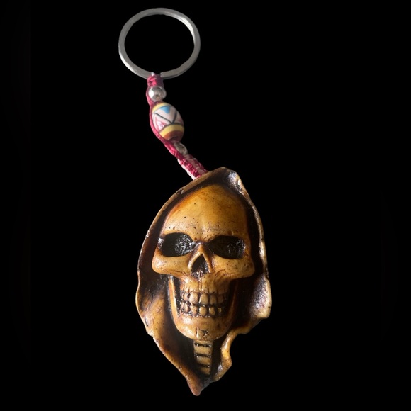 Gothic Skull Keychain Molded Carved Resin & Beading - Picture 1 of 6